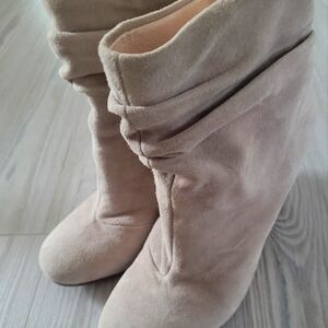 Elegant Tan Suede Women's Booties